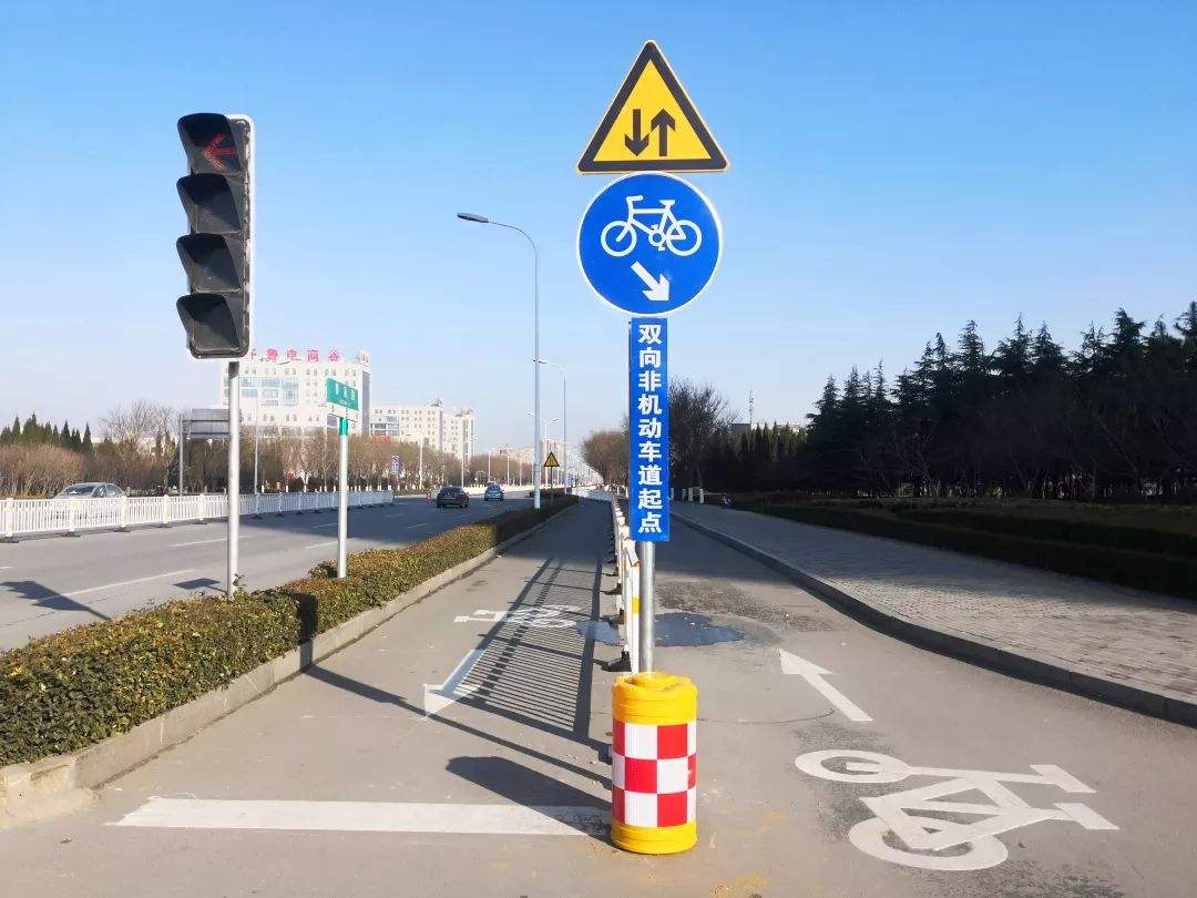 認識機動車道標志 解讀道路上的圖形語言